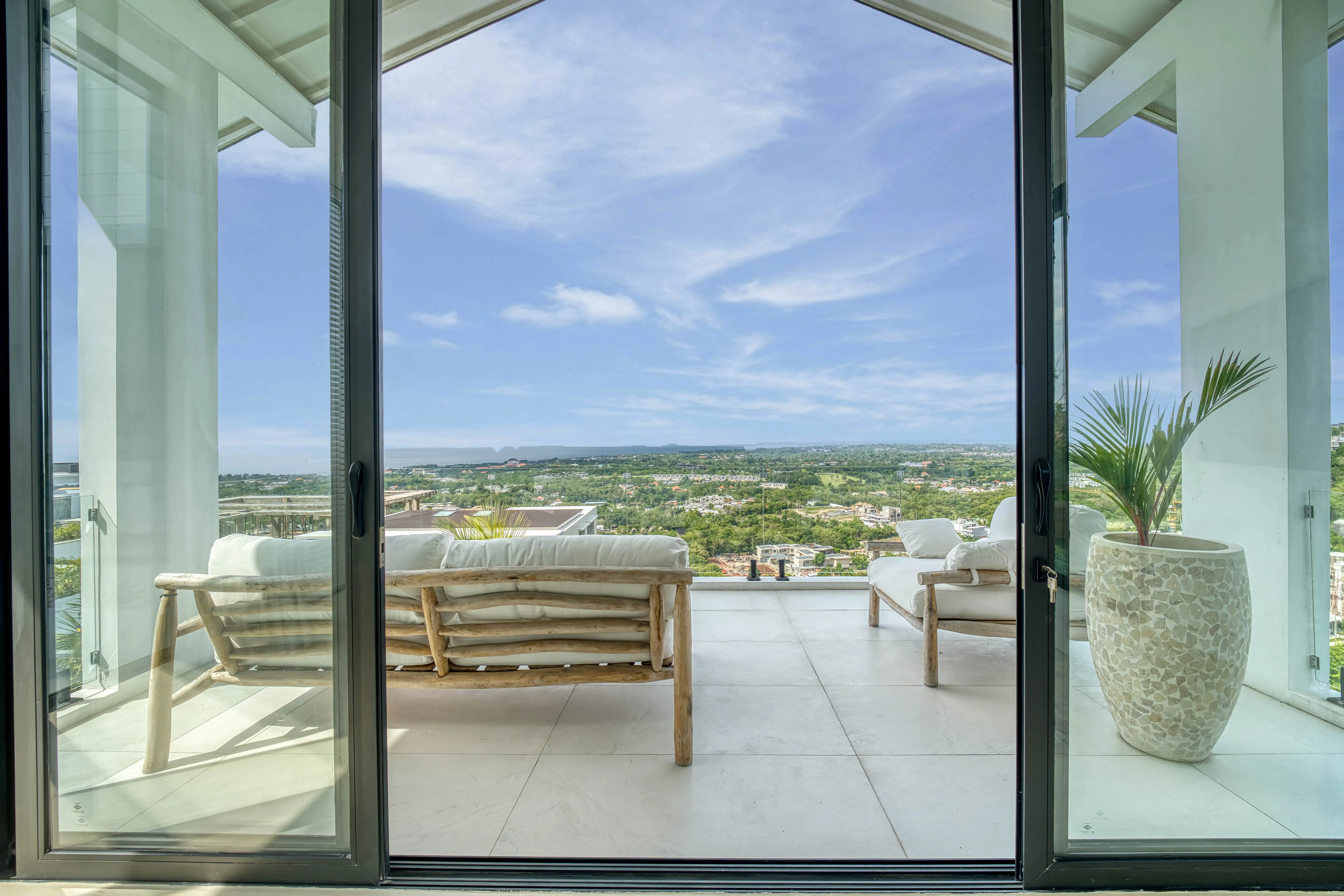 Villa 800m² in Indonesia, Bukit. Priced at 1700000$ rent photo-11