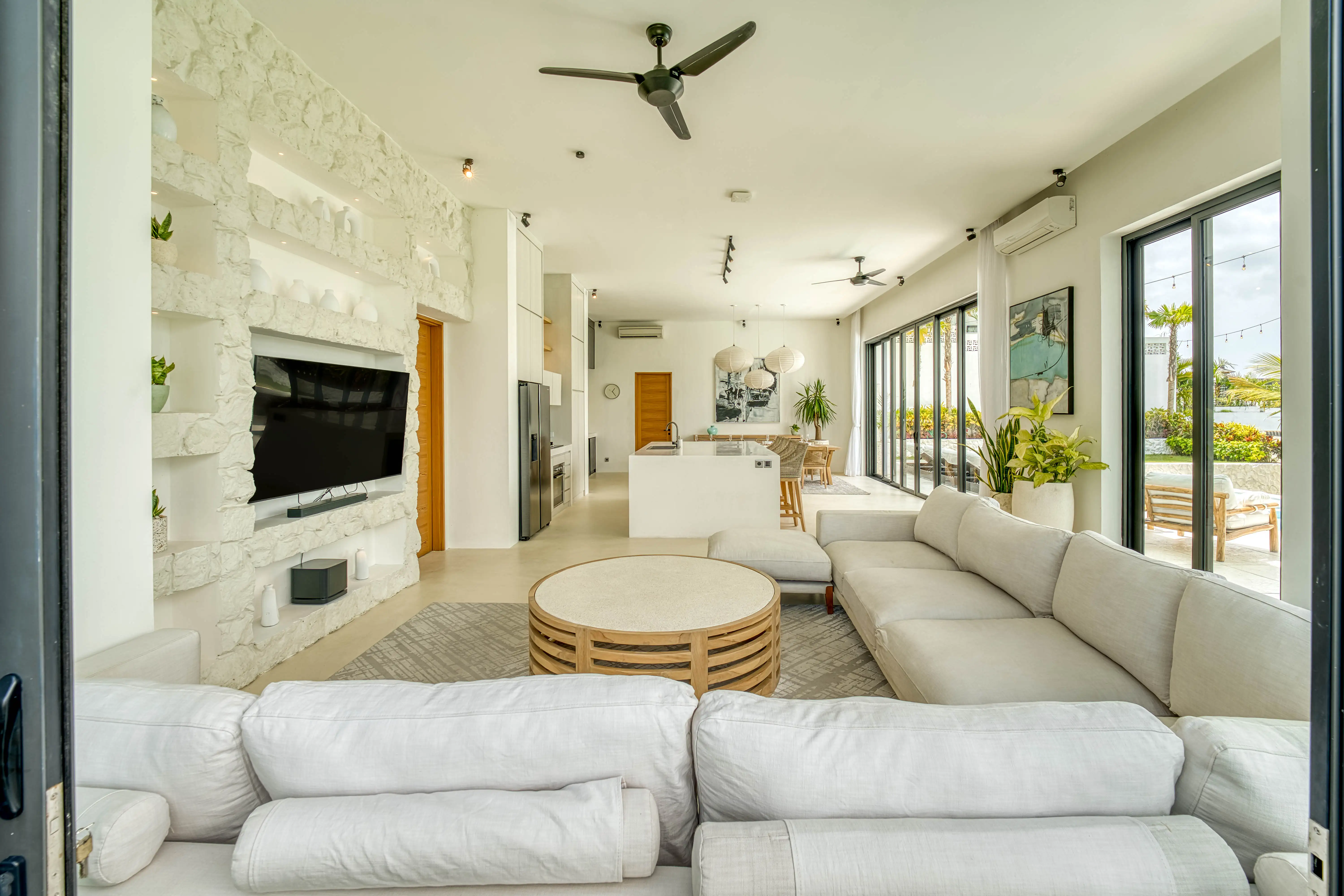 Villa 800m² in Indonesia, Bukit. Priced at 1700000$ rent photo-23