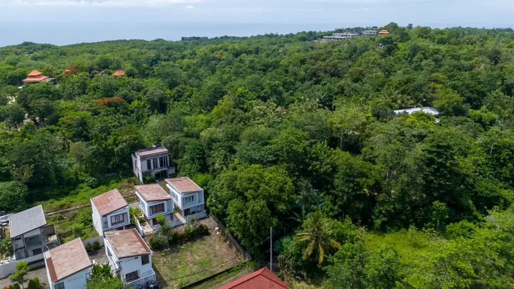 Land 0m² in Indonesia, Bukit. Priced at 912900$ rent photo-2