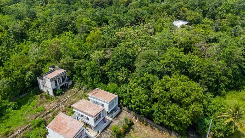 Land 0m² in Indonesia, Bukit. Priced at 912900$ rent photo-3