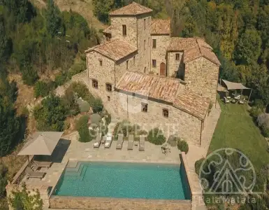 Buy in Italy for 620000€