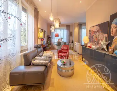 Buy in Italy for 595000€