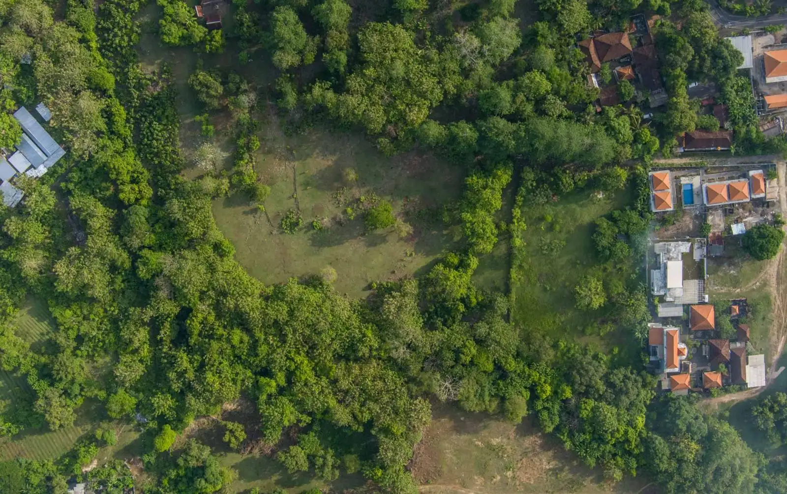 Land 1430m² in Indonesia, Bukit. Priced at 508700$ rent photo-2