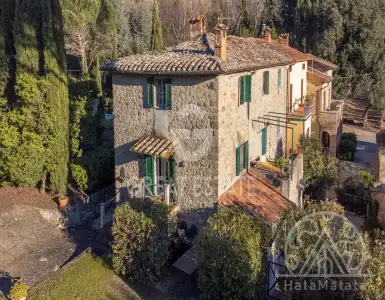 Buy in Italy for 390000€
