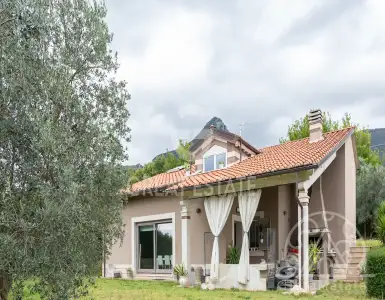 Buy in Italy for 390000€