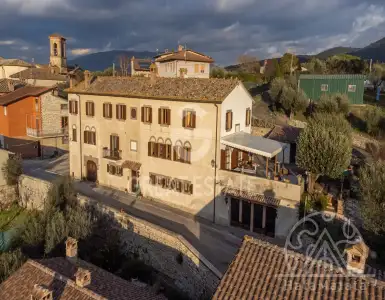 Buy in Italy for 830000€