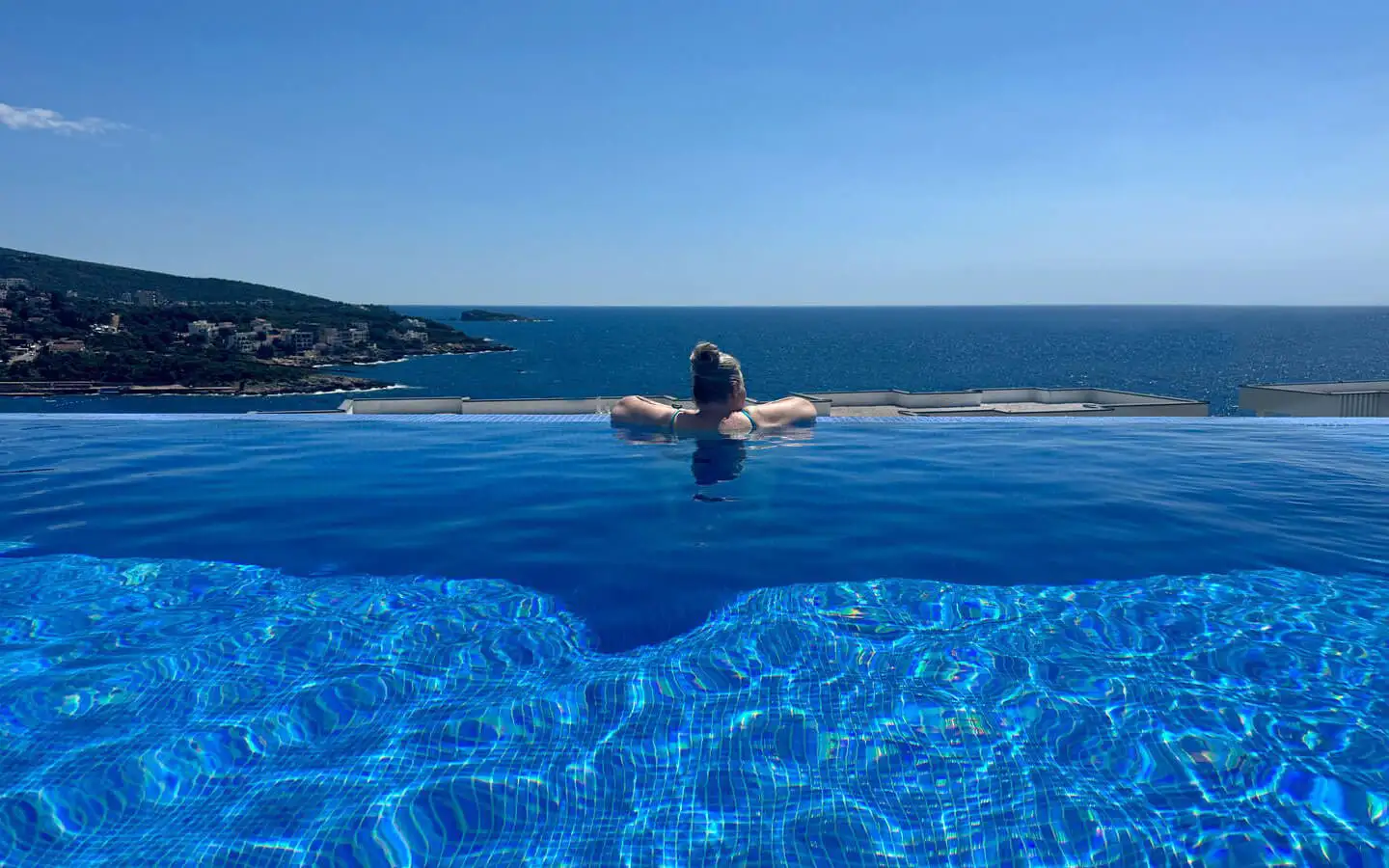 Villa 215m² in Montenegro, Bar. Priced at 750000€ rent photo-4