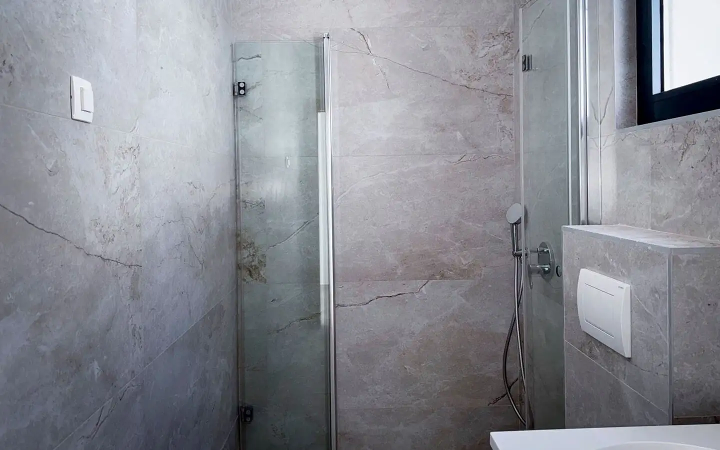 Villa 215m² in Montenegro, Bar. Priced at 750000€ rent photo-16