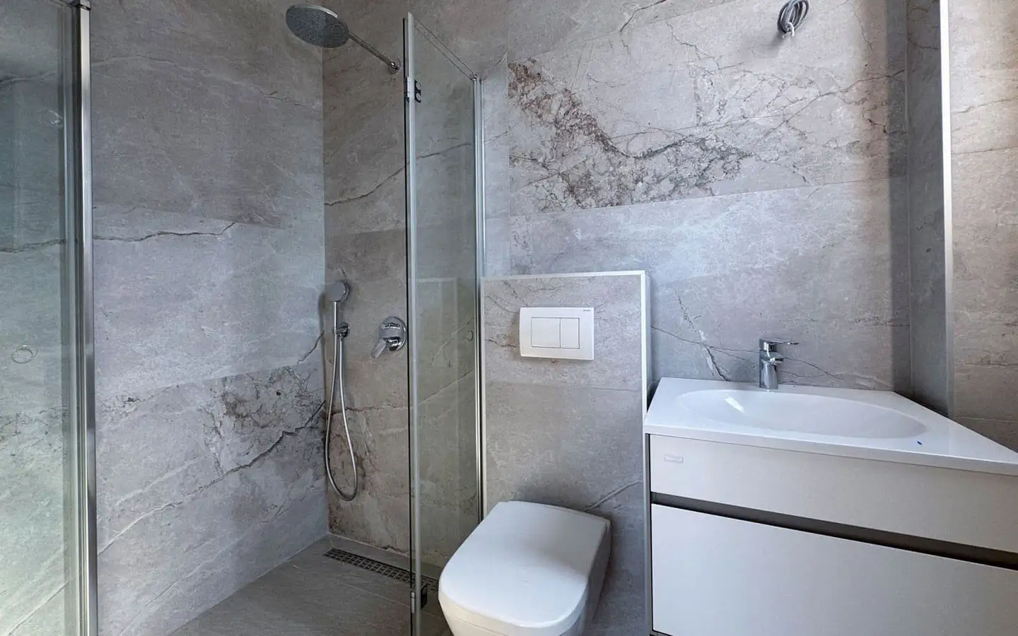 Villa 215m² in Montenegro, Bar. Priced at 750000€ rent photo-17