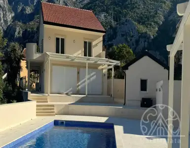 Buy in Montenegro for 1595000€