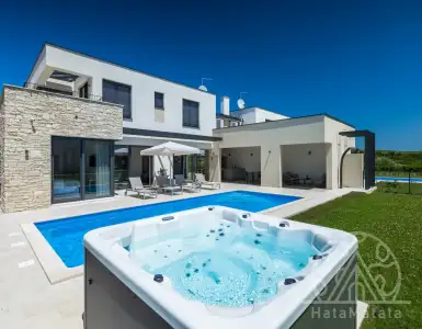 Buy in Croatia for 1100000€