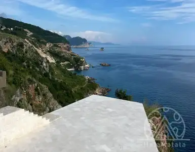 Buy in Montenegro for 2900000€