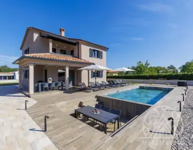 Buy in Croatia for 590000€