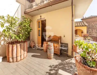 Buy in Italy for 185000€