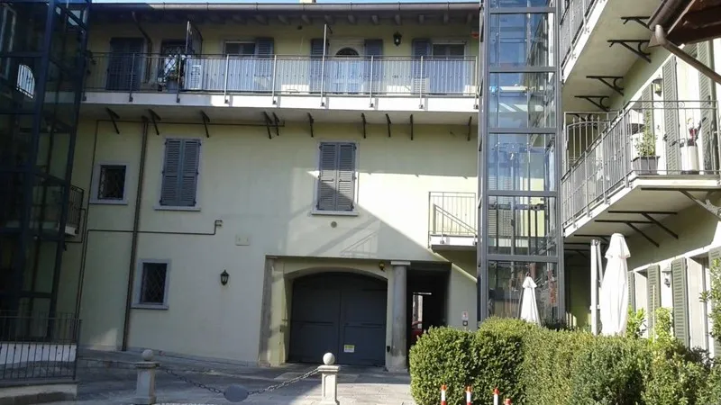 Flat 80m² in Italy, Bergamo. Priced at 155392£ rent photo-1