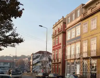 Buy in Portugal for 430000€