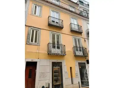 Buy in Portugal for 590000€