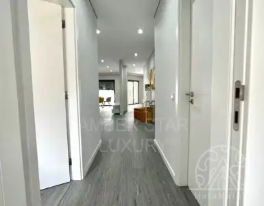 Buy in Portugal for 437410€