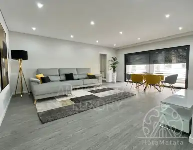 Buy in Portugal for 442500€