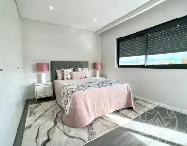 Buy in Portugal for 410690€