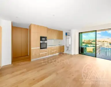 Buy in Portugal for 595000€