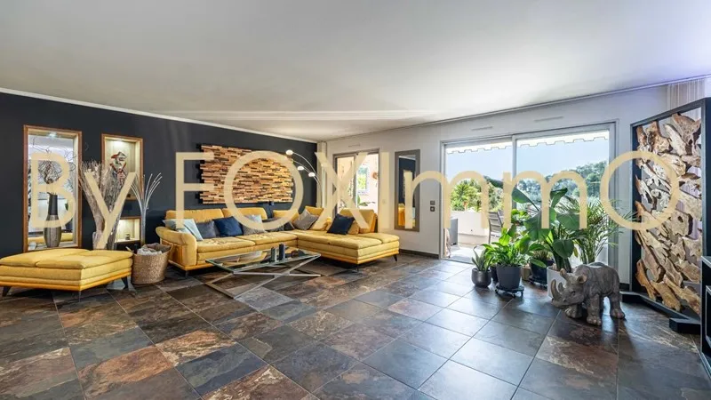 Flat 96.41m² in France, Antibes. Priced at 561011£ rent photo-4