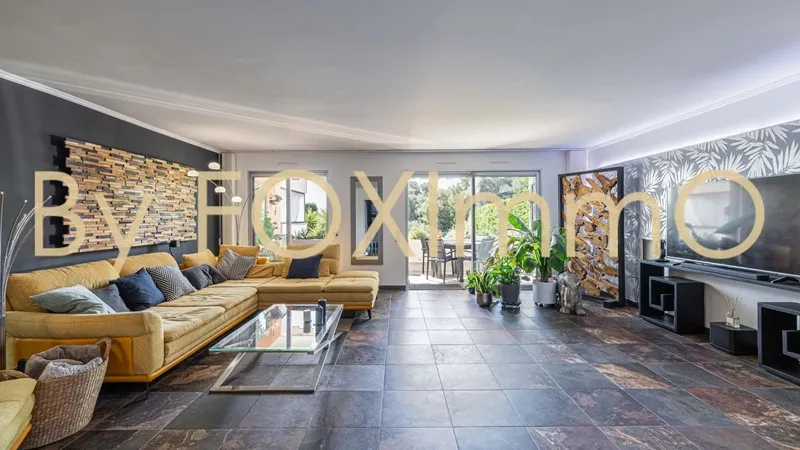 Flat 96.41m² in France, Antibes. Priced at 561011£ rent photo-6