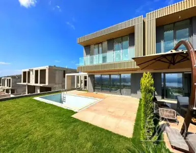 Buy in Turkey for 452994$