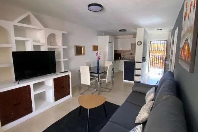 Flat 70m² in Italy, Livorno. Priced at 185347£ rent photo-2
