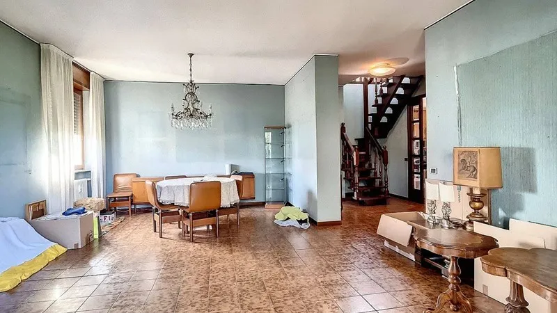 Flat 125m² in Italy, Bergamo. Priced at 181036£ rent photo-2