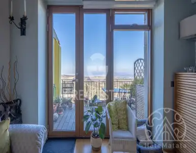 Buy in Italy for 290000€