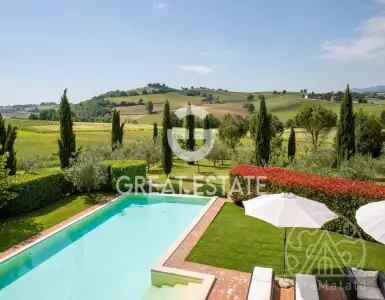Buy in Italy for 895000€