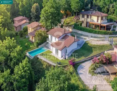 Buy in Italy for 545000€