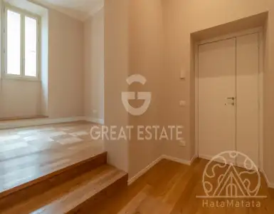 Buy in Italy for 390000€