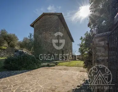 Buy in Italy for 690000€