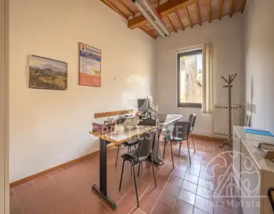 Buy in Italy for 1400000€