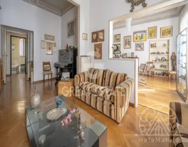 Buy in Italy for 800000€