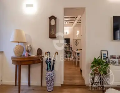 Buy in Italy for 390000€