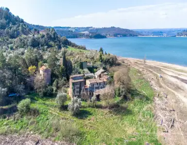 Buy in Italy for 773000€