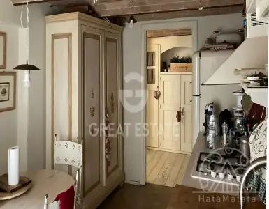 Buy in Italy for 750000€