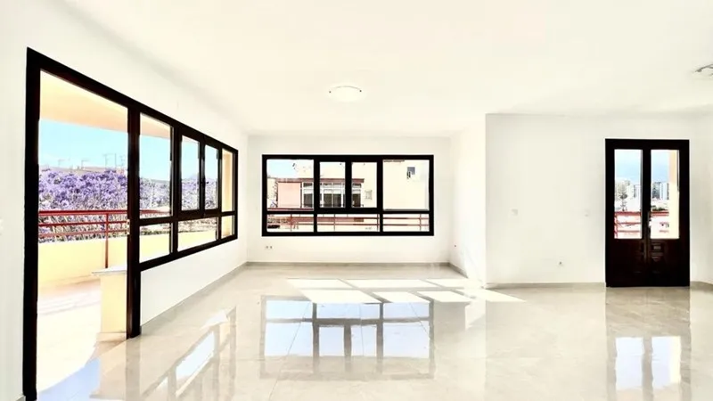 Flat 100m² in Spain, Fuengirola. Priced at 283624£ rent photo-6
