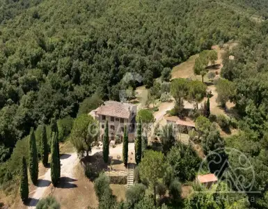 Buy in Italy for 1450000€