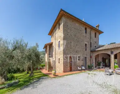 Buy in Italy for 220000€