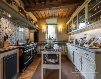 Buy in Italy for 1650000€