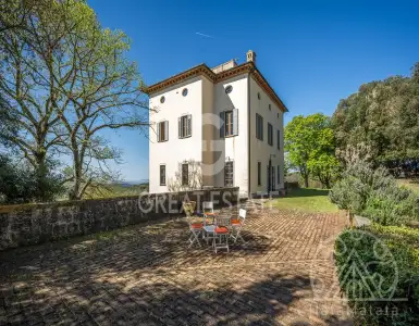 Buy in Italy for 2300000€