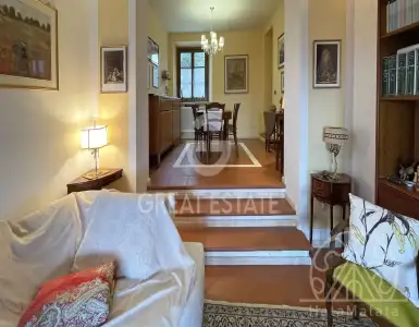 Buy in Italy for 650000€