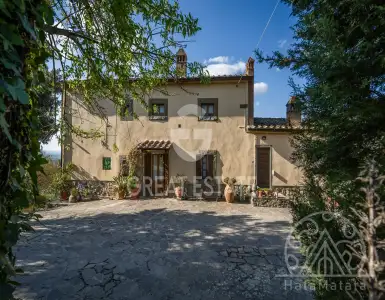 Buy in Italy for 2300000€