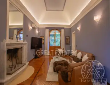 Buy in Italy for 635000€