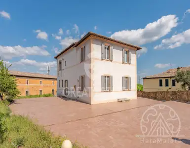 Buy in Italy for 1950000€