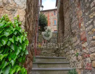 Buy in Italy for 198000€